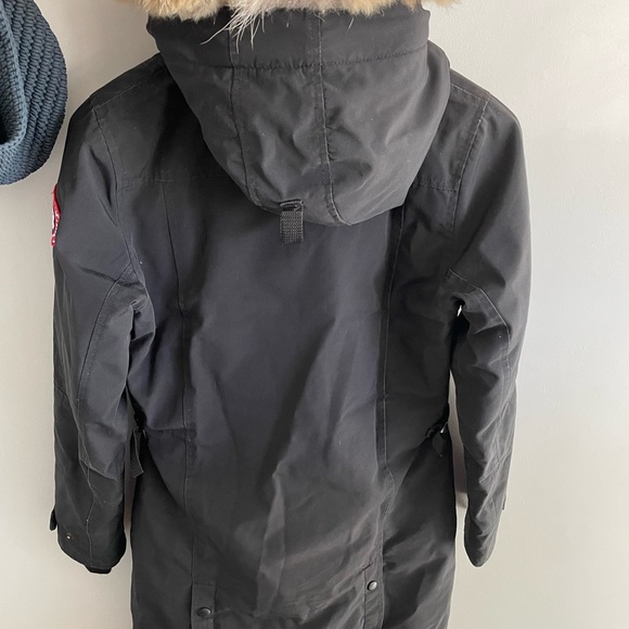 Authentic Canada Goose Coat size small - Picture 4 of 6